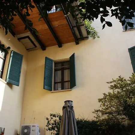 Casa Dei Poeti Bed & Breakfast