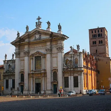 Casa Dei Poeti Bed & Breakfast Mantova