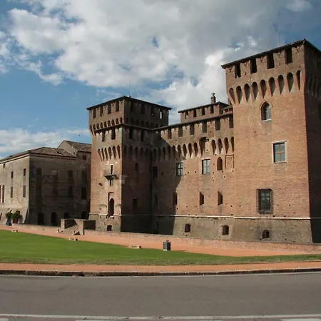 Casa Dei Poeti Bed & Breakfast Mantova
