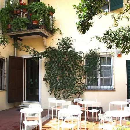 Casa Dei Poeti Bed and Breakfast Μάντοβα