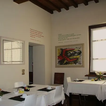Casa Dei Poeti Bed & Breakfast